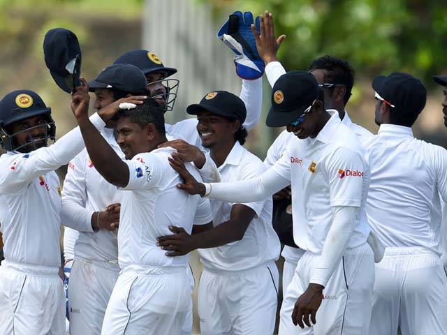 گال :سری لنکا کے سپنرز کی گھومتی گیندوں سے کینگروز بلے باز چکرا کر گر پڑے، دوسرے ٹیسٹ میں آسٹریلیا کی شکست یقینی