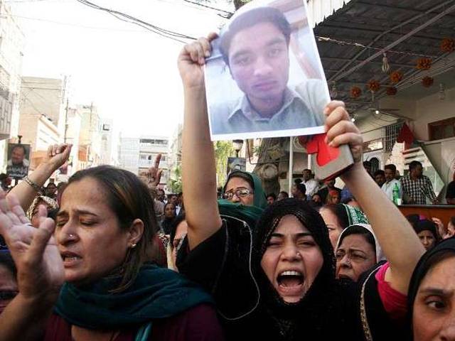 کراچی پانی ،پانی ،ایم کیو ایم نے لاپتہ کارکنوں کی بازیابی اور غیرقانونی چھاپوں کے خلاف اتوار کے روز نکالی جانے والی احتجاجی ریلی ملتوی کر دی 