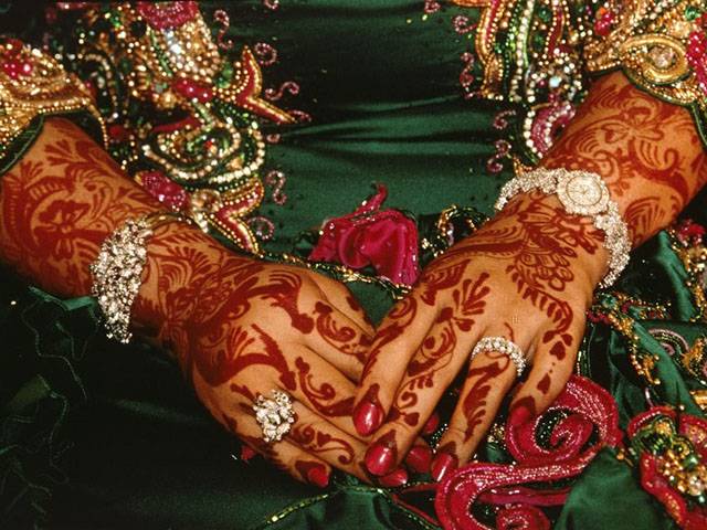 پنجا ب حکومت کی طرف سے محکمہ اوقاف کے تحت جہیز فنڈ کمیٹی نے 12لاکھ روپے غریب بچیوں کی شادیوں کے لیے 60مستحق خواتین میں تقسیم کردیے