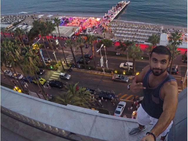 دبئی کے شہزادے نے انتہائی خطرناک جگہ پر سیلفی بنا کر انسٹا گرام پر شیئر کر دی 