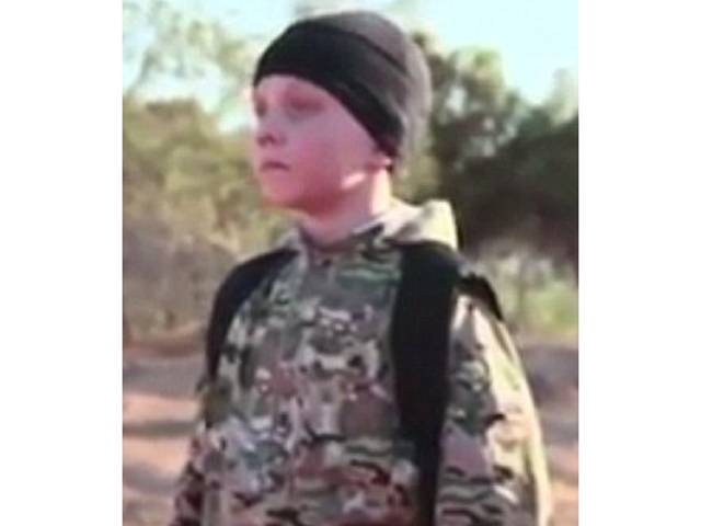 ’یہ تو میرا بیٹا ہے‘داعش کی ویڈیو میں آدمی کو قتل کرتے بچے کو شہری نے پہنچان لیا,شام کون اور کیسے لے کر گیا؟ایسی بات کہہ دی کہ مغربی مردوں کی نیندیں اڑ جائیں گی