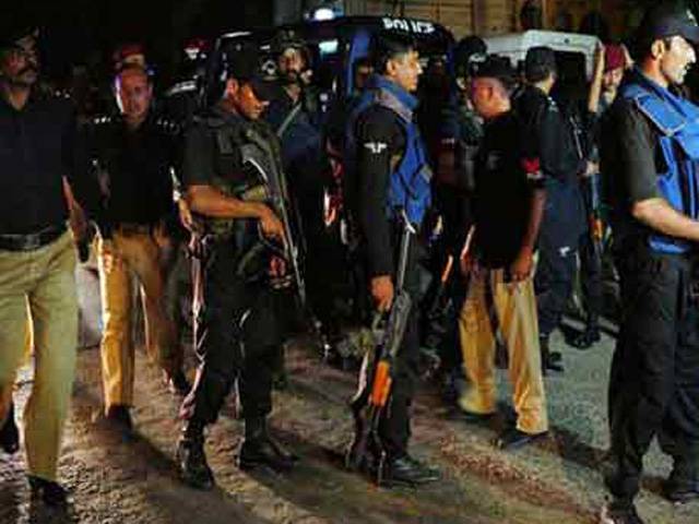 کراچی میں جرائم پیشہ افراد کے خلاف گھیرا تنگ،40افراد گرفتار، اسلحہ، منشیات برآمد