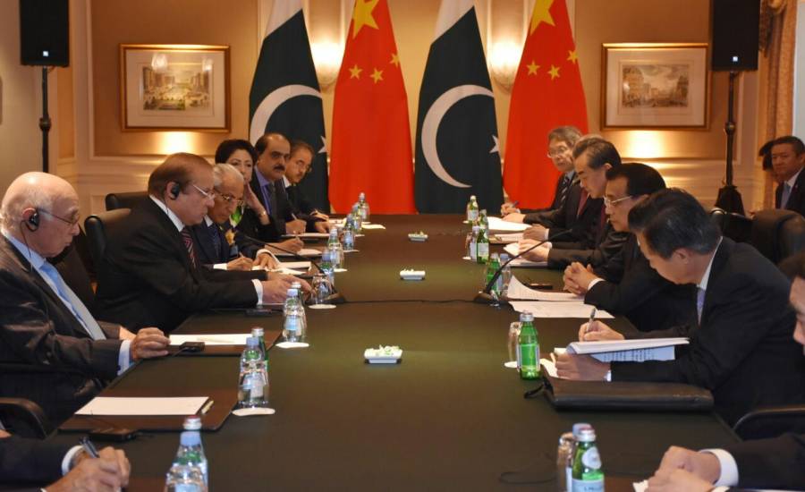 وزیر اعظم محمد نواز شریف کی چینی ہم منصب سے ملاقات،دنیا کے ہر فورم پر پاکستان کیلئے آواز بلند کرتے رہیں گے:لی کی چیانگ