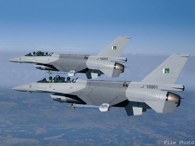 اسلام آباد کی فضاﺅں پر ایف 16کی پروازیں،پریشان نہ ہوں ہماری فورسز باخبر اور لڑائی کیلئے تیار ہیں،حامد میر کے ٹویٹ
