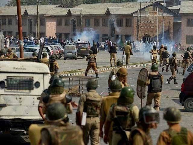 مقبوضہ کشمیر میں قابض بھارتی فورسز کی پر تشدد کاروائیاں جاری ،’’آزادی مارچ ‘‘ روکنے کے لئےنہتے کشمیریوں پر اندھا دھند فائرنگ ،30افراد زخمی 
