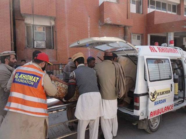 بلوچستان میں مسافر وین بارودی سرنگ سے ٹکرا گئی ،دو افراد جاں بحق ،9زخمی 