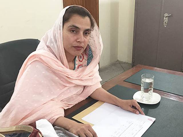 عائشہ ممتاز کی پنجاب فوڈاتھارٹی سے ’لمبی چھٹی‘کے پیچھے چھپی اصل کہانی سامنے آگئی
