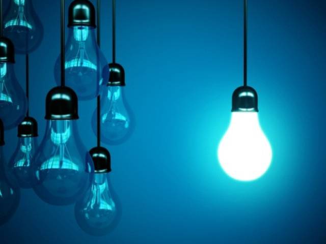 نیپرا نے بجلی کی قیمتوں میں 2روپے 70پیسے فی یونٹ کمی کر دی 