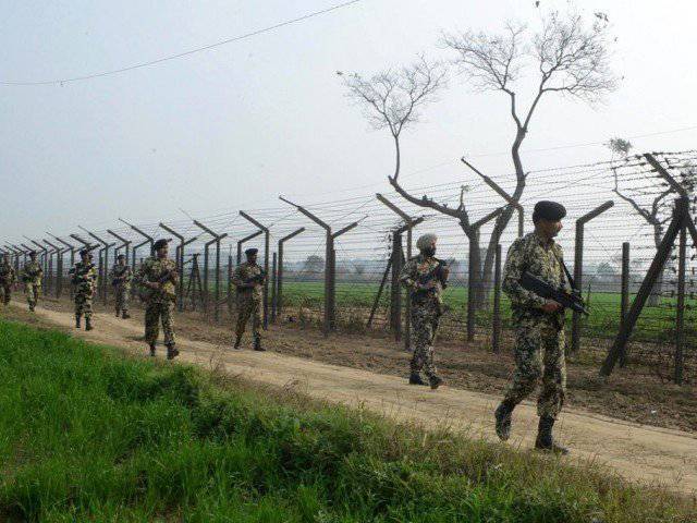 کنٹرول لائن پر پاک فوج کی جوابی فائرنگ سے ہمارے بھی 13فوجی مارے گئے : بھارتی وزارت دفاع