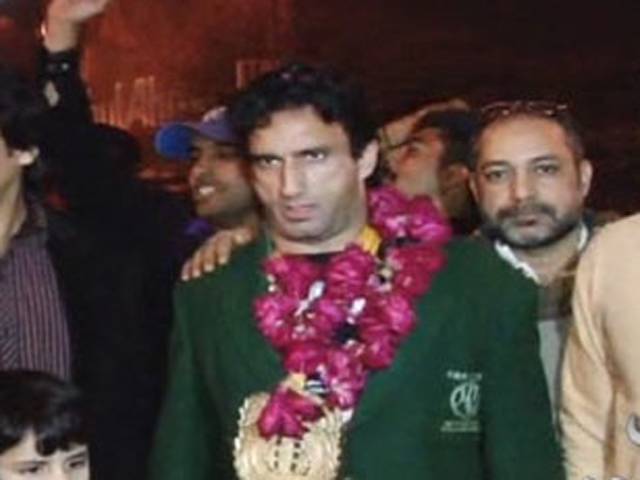 پولیو کا شکار پاکستانی ویٹ لفٹر نے مسٹر اولمپیا ٹائٹل جیت لیا ، وطن پہنچنے پر بھرپور استقبال