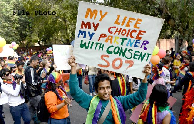 بھارت میں ہم جنس پرستی کے حق میں ریلی ، قانون ختم کرنے کا مطالبہ 