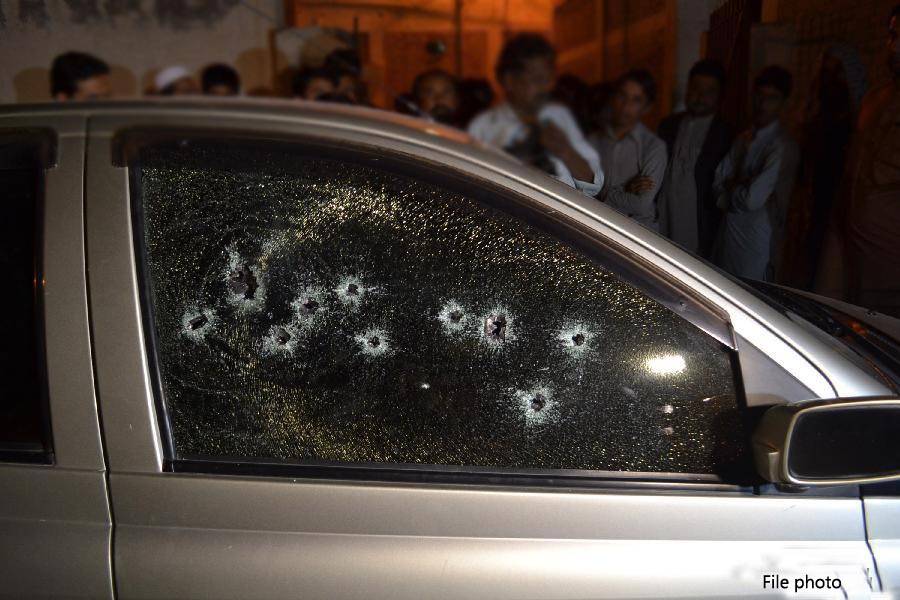 ڈی ایس پی ٹریفک گلبرگ ظفرحسین کی گاڑی پر نا معلوم افراد کی فائرنگ ،حملے میں ظفر حسین محفوظ رہے