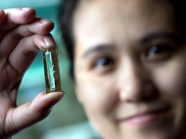 طالب علم سے 400 سال تک چلنے والی بیٹری ایجاد ہو گئی