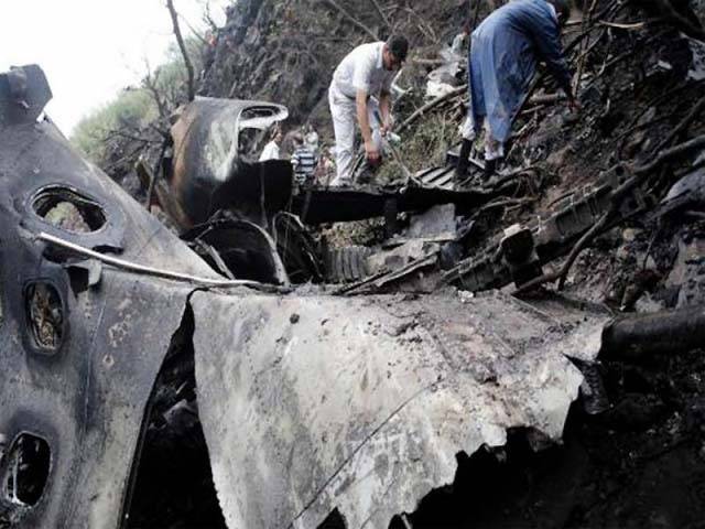 طیارہ حادثہ میں جاں بحق ہونے والے تمام افراد کی میتیں اسلام آباد پمز ہسپتال منتقل، 8 لاشوں کی شناخت ہوگئی باقی کا ڈی این اے ٹیسٹ ہوگا