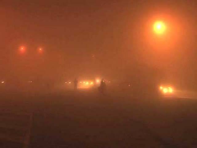 لاہور اور گردونواح میں شدید دھند، حد نگاہ صفر ،لاہور،سیالکوٹ ایئر پورٹ بند