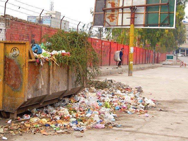 محکمہ صفائی سندھ کے ملازمین کا آج کچرا نہ اٹھانے کا اعلان