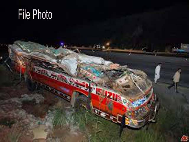 قومی شاہراہ پر 2 کوچزمیں تصادم،4افراد جاں بحق،15زخمی