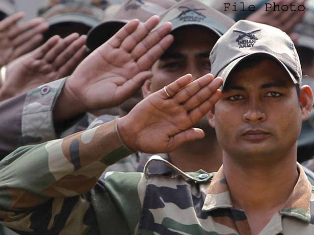 بھارتی فوج کے ایک اور لانس نائیک نے اپنے اعلیٰ افسران کو ’’ننگا‘‘ کر دیا ،انڈین فوجی جوانوں کے استحصال کے ایسے ہوش ربا انکشافات کہ پورے بھارت کو سانپ سونگھ گیا 