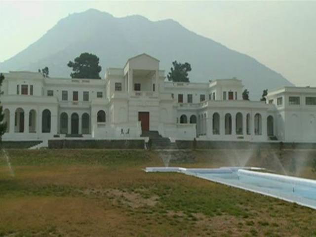 افغان خفیہ ایجنسی کے سابق ڈپٹی چیف کی سربراہی میں بلوائیوں نے پاکستانی سفارتخانے پر دھاوا بول دیا