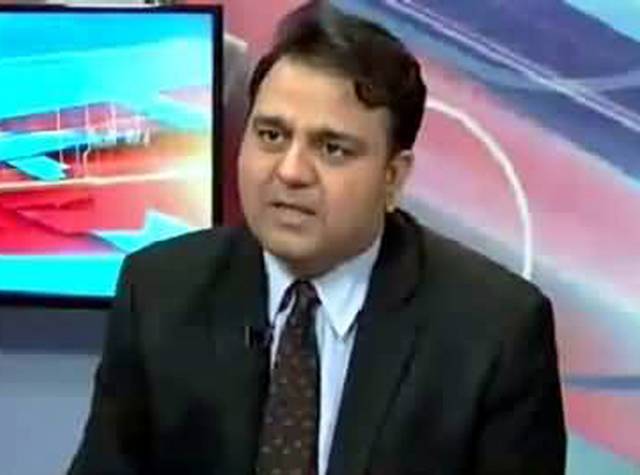 وزیراعظم کے وکیل کے دلائل غیر متعلقہ تھے جس دوران عدالت میں بیٹھے افراد سوتے رہے، انہیں جگائے رکھنے کیلئے ویڈیو گیمز دیدیں:فواد چوہدری
