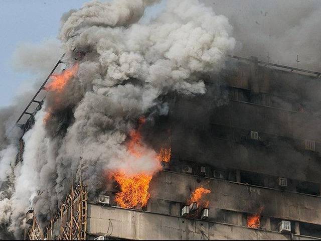 تہران میں 17منزلہ عمارت آگ لگنے کے بعد زمین بوس ہو گئی ،45فائر فائٹرز سمیت 75افراد ہلاک 