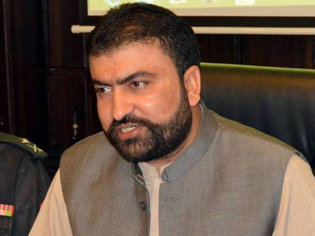وزیر داخلہ بلوچستان سرفراز بگٹی کے ہیلی کاپٹر کی کریش لینڈنگ ، معجزانہ طور پر محفوظ رہے