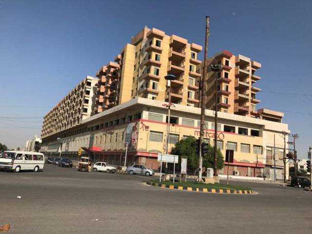 ڈی ایچ اے کراچی میں ڈولمن مال کے قریب تجارتی پلازے پر آسیب کا سایہ, لوگوں کے کاروبار ناکام ، رہائشی اپارٹمنٹس بھی سنسان