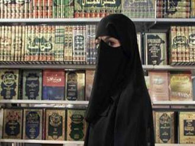 مصر ی حکومت نے عورتوں کی ذہن سازی کیلئے 144 خواتین کو مسجدوں میں خطیب مقرر کردیا