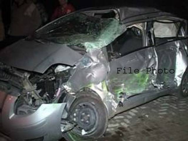  ٹرک اور کار کا المناک حادثہ ،3 نوجوا ن موقع پر جاں بحق ،ڈرائیور فرار ہونے میں کامیاب 