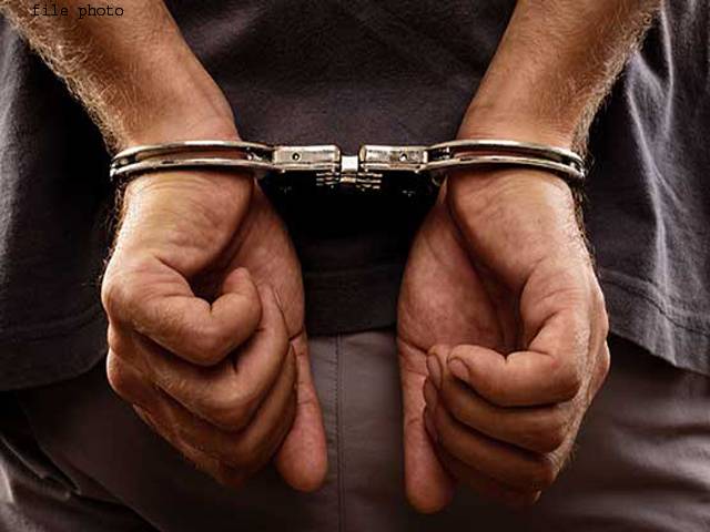 اسلام آباد ضلع کچہری سے تین مشکوک افراد گرفتار،پستول برآمد