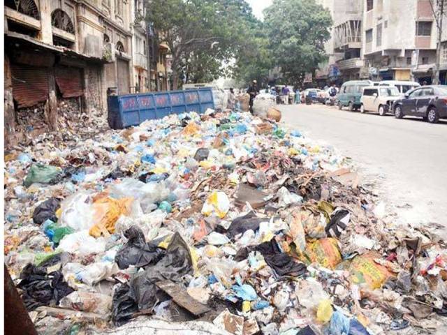کچرا اٹھانے کے لئے چائینہ سے درآمد مشینری کراچی پہنچ گئی