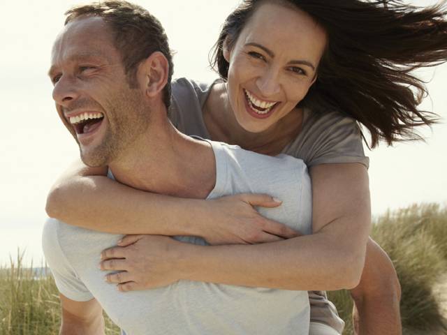 خوشگوار ازدواجی زندگی کیلئے وہ 6 کام جو خواتین کو اپنے شوہروں کیلئے کبھی بھی نہیں کرنے چاہیے