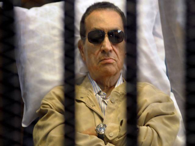 مظاہرین کے قتل عام کے الزام پر عمر قید، مصری عدالت نے حسنی مبارک کو بری کردیا