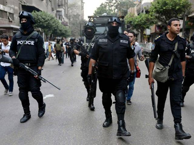 مصر ی پولیس نے مبینہ مقابلے میں تکفیری گروپ کے اہم کمانڈر سمیت 4شدت پسند وں کو مقابلے میں ہلاک کر دیا 