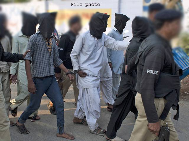 پولیس کا فیصل آباد کے مختلف علاقوں میں سرچ آپریشن ، 16 اشتہاریوں سمیت 20ملزمان گرفتار 