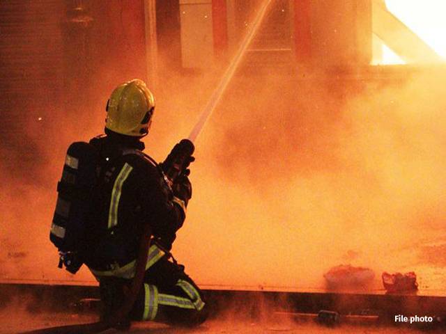 خوشاب روڈبلاک16میں دفترمیں آگ لگ گئی،2افرادزخمی
