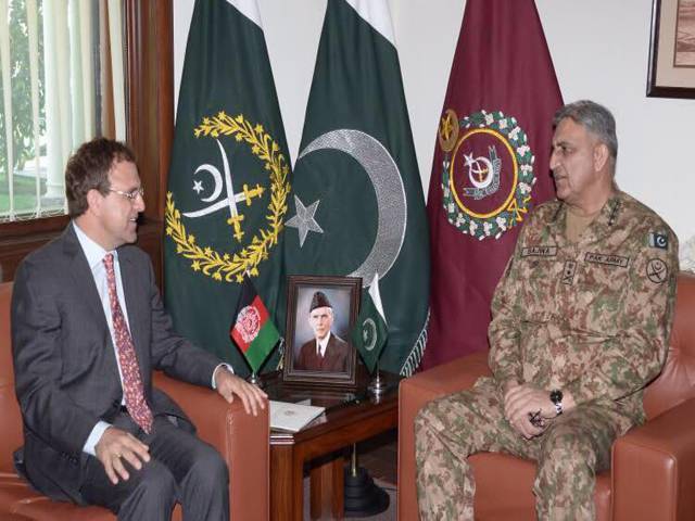 آرمی چیف سے افغان سفیر کی ملاقات، دو طرفہ تعلقات اور سیکیورٹی صورتحال پر تبادلہ خیال