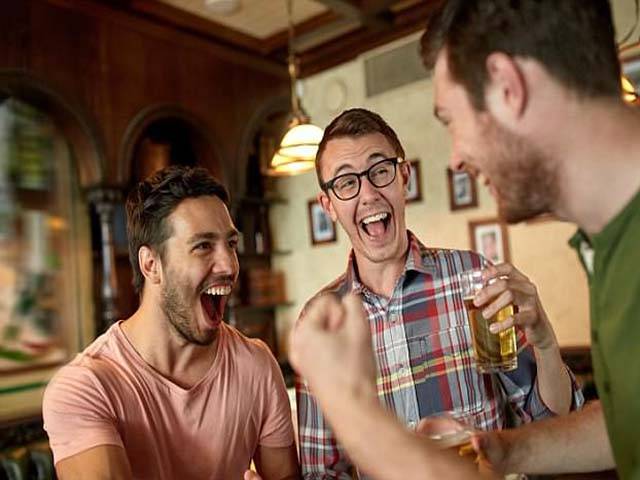 غیر مناسب،صنفی امتیاز کے لطیفے استعمال کرنے والے مرد اپنی مردانگی کے بارے میں شکوک و شبہات کا شکار ہوتے ہیں:تحقیق میں انکشاف