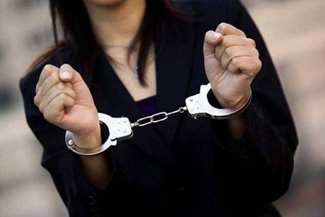 سوشل میڈیا پر عصمت فروشی کے لئے اکاﺅنٹ بنانے پر خاتون کو 6ماہ قید 