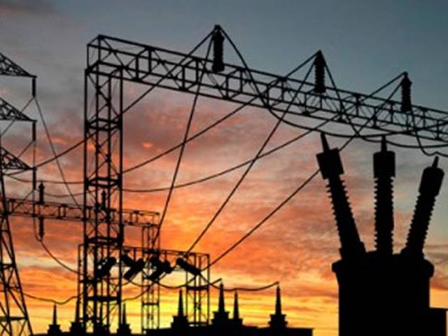 ملک بھر میں بجلی کی طلب 17 ہزار 476 میگا واٹ ،شاٹ فال2 ہزار 794 میگاواٹ ہے:وزارت پانی و بجلی