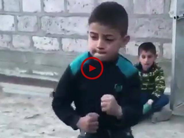 اس ویڈیو میں چھوٹے بچے کا زبردست ڈانس دیکھیں۔ ویڈیو: میاں یوسف۔ لاہور