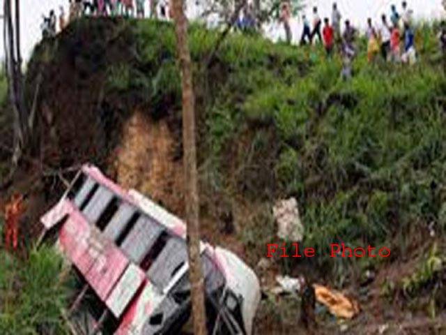 بھارت میں ہندو یاتریوں کی بس کو حادثہ،24 افراد ہلاک ،8زخمی 