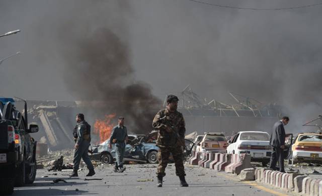 کابل خود کش حملہ ، پاکستانی سفارتخانے کا عملہ بھی زخمی، گھروں کو نقصان پہنچا