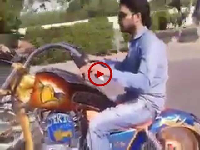 ایک پاکستانی نوجوانوں نے ’امریکن چوپر‘مقامی ورکشاپ میں بنالی۔ ویڈیو: میاں ادریس۔ فیصل آباد