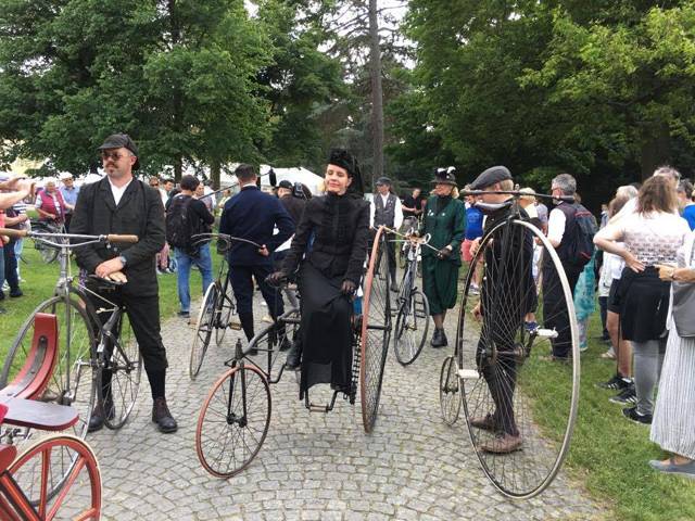 جرمنی کے شہرکارلسروہ میں انوکھی ترین سائیکلوں کا تہوار منایا گیا