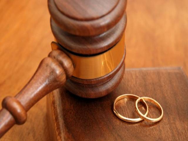 دو طلاقوں کے بعد بھی تنگ کرنے سے باز نہیں آرہی ،ہائی کورٹ میں شوہر کی دہائی ،بیوی کی درخواست مسترد