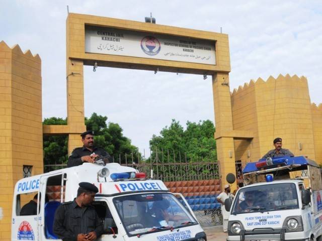 سنٹرل جیل کراچی میں قانون نافذ کر نے والے اداروں کا سرچ آپریشن ٗ منشیات بر آمد 