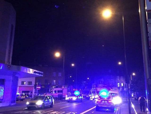 لندن: وین نے مسجد سے نکلنے والے نمازیوں کو کچل دیا ، 1 شہید ، متعد د زخمی