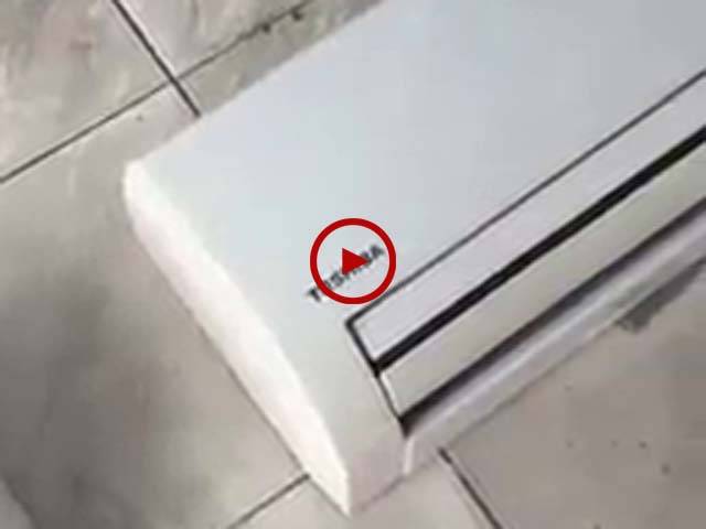 اس ویڈیو میں دیکھیں یہ لوگ کس طرح ایئر کنڈیشنر پر مشہور کمپنیوں کے جعلی لیبل پرنٹ کر رہے ہیں۔ ویڈیو: فیصل علی۔ کراچی