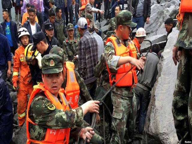 چین میں مٹی کا تودہ گرنے سے141افراد لاپتہ ، امدادی کارروائیاں جاری